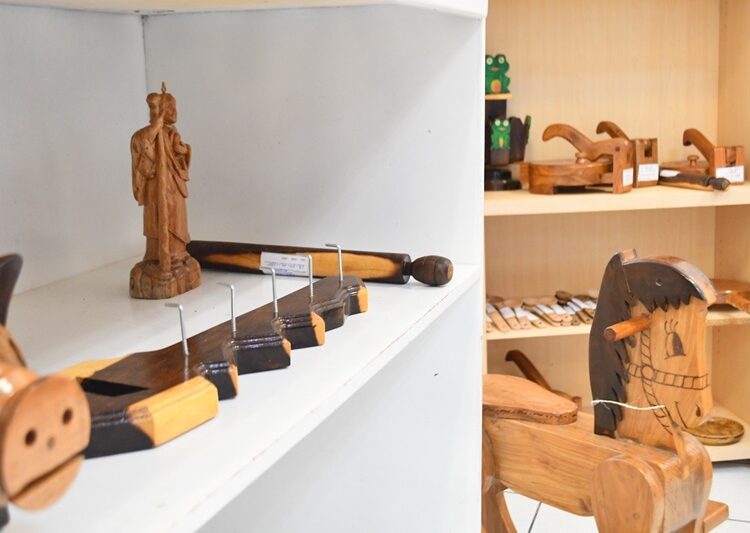 Realiza SSPT exposición itinerante de artesanías hechas en CEDES