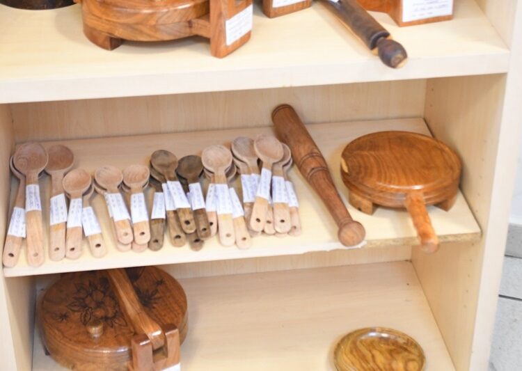 Realiza SSPT exposición itinerante de artesanías hechas en CEDES