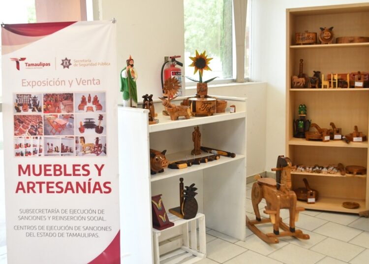 Realiza SSPT exposición itinerante de artesanías hechas en CEDES
