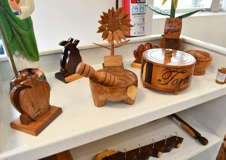 Realiza SSPT exposición itinerante de artesanías hechas en CEDES