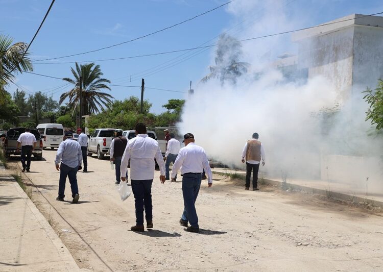 Actualiza Secretaría de Salud al personal médico sobre el dengue
