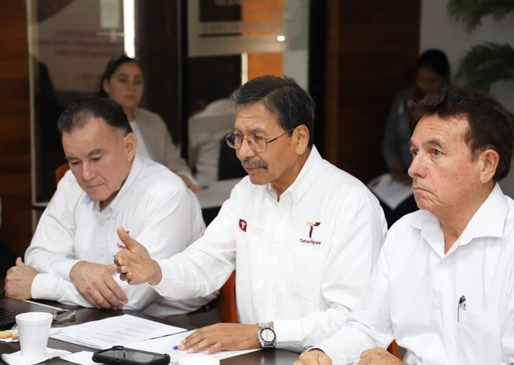 Pide Salud a la población no medicarse y actuar contra el dengue