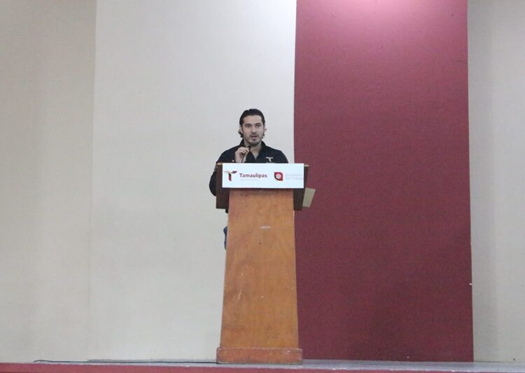 Feria de empleo de la STPS reunió a cientos de jóvenes en Nuevo Laredo