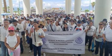 Se manifiestan empleados del Poder Judicial ante Congreso de Tamaulipas