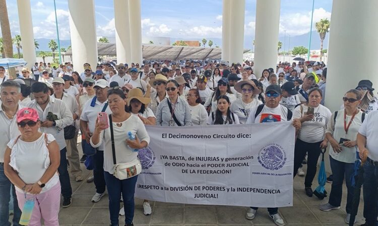 Se manifiestan empleados del Poder Judicial ante Congreso de Tamaulipas