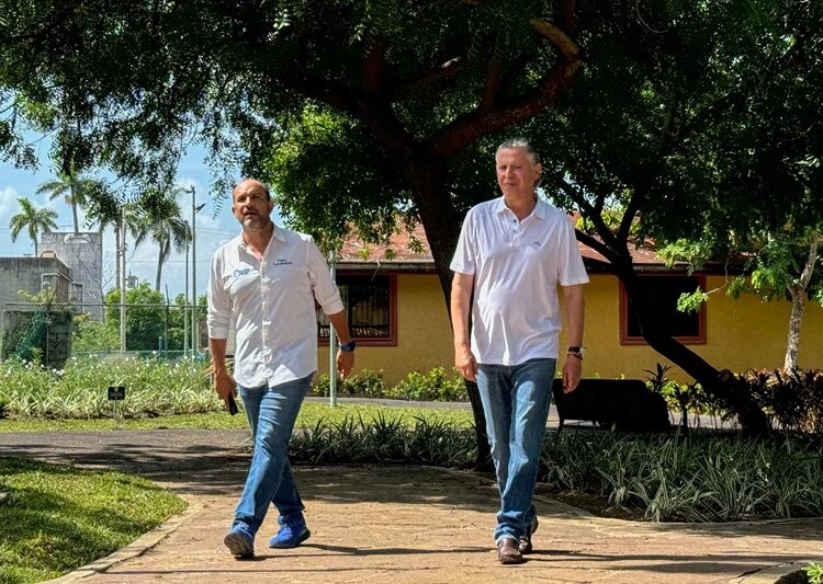 Supervisa Chucho Nader modernización del Parque Águila