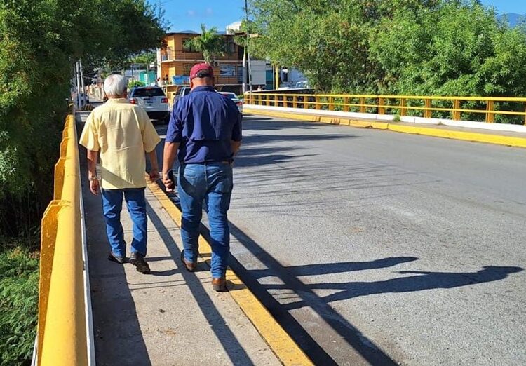 Supervisa Obras Públicas estructura de puentes viales de boulevares de la ciudad