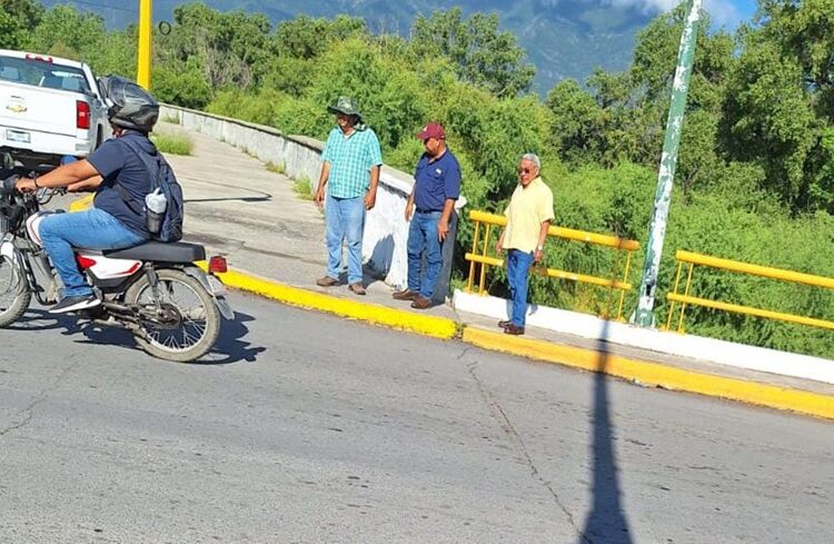 Supervisa Obras Públicas estructura de puentes viales de boulevares de la ciudad