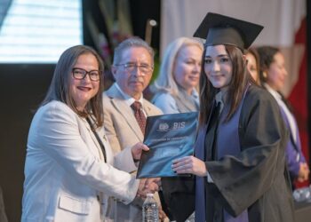 Tiene Tamaulipas nuevos licenciados e ingenieros egresados de la UP de Victoria