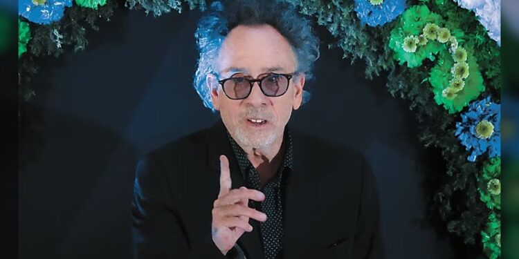 Tim Burton reúne en México a su “familia extraña”
