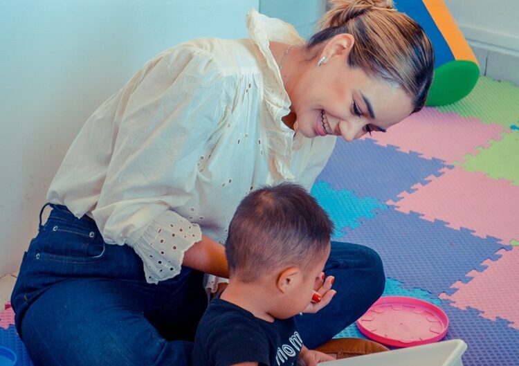 Visita y participa Lucy de Gattás en actividades de Centro DOWN