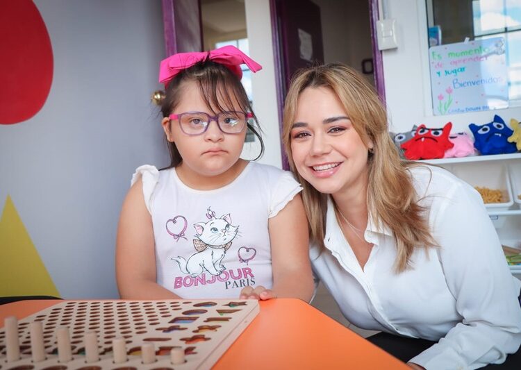 Visita y participa Lucy de Gattás en actividades de Centro DOWN