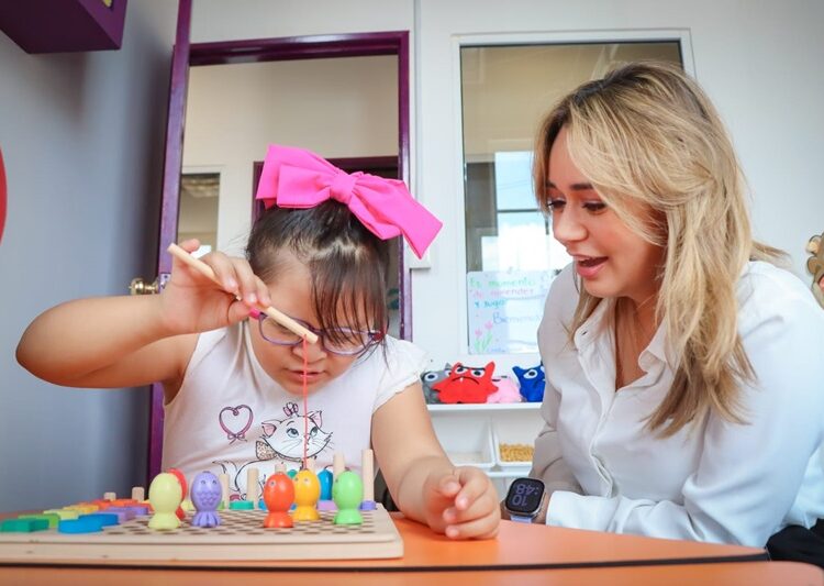 Visita y participa Lucy de Gattás en actividades de Centro DOWN