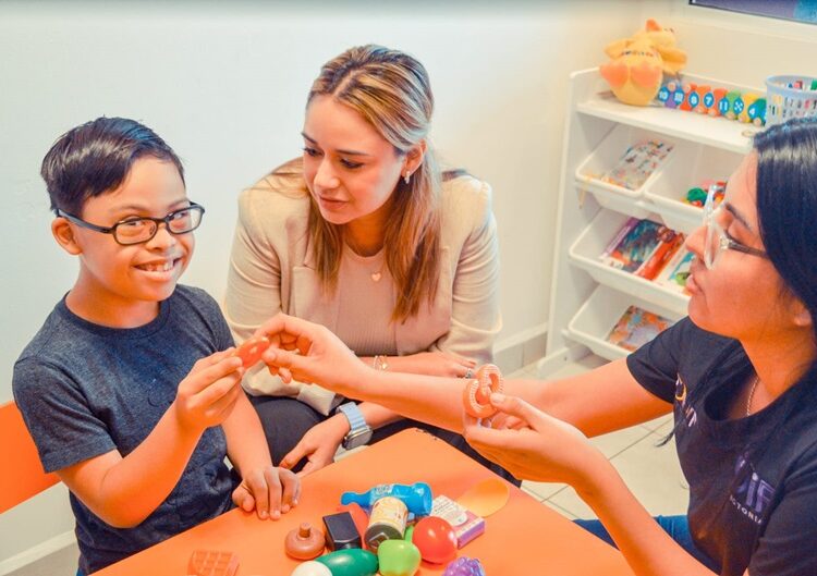 Visita y participa Lucy de Gattás en actividades de Centro DOWN