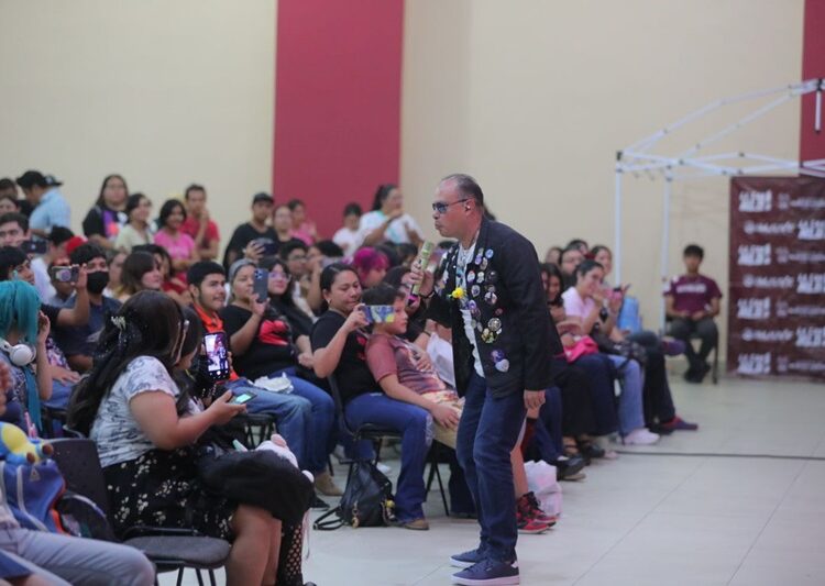 Viven jóvenes neolaredenses 5.ª edición de “LaCon NLD!”