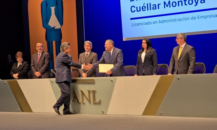 Vocero de Seguridad de Tamaulipas recibe reconocimiento a la excelencia
