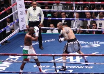 Mayweather Jr. supera de forma polémica a John Gotti en la CDMX