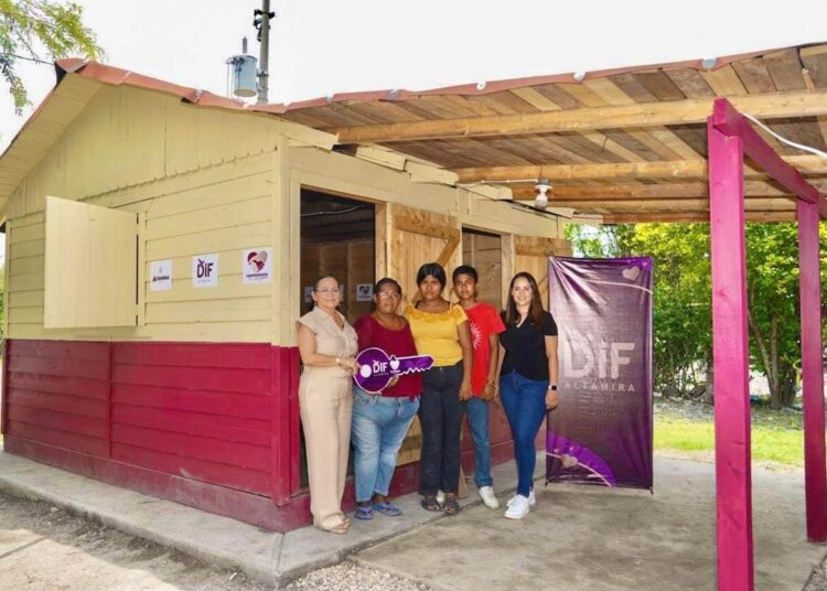 Entrega Rossy Luque vivienda digna en el ejido José Ma. Luis Mora