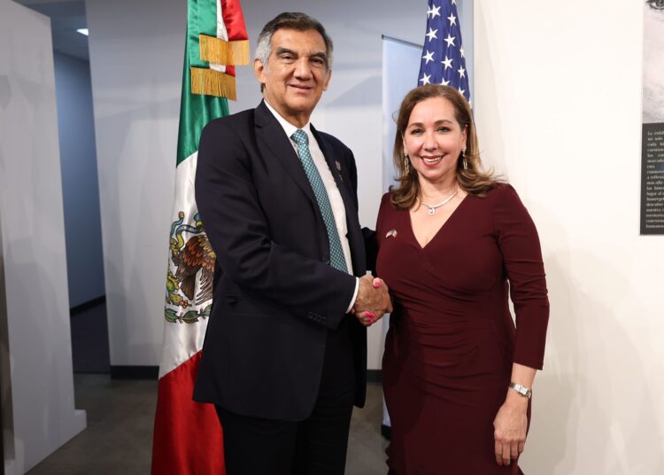 Américo se encuentra con migrantes tamaulipecos en Houston