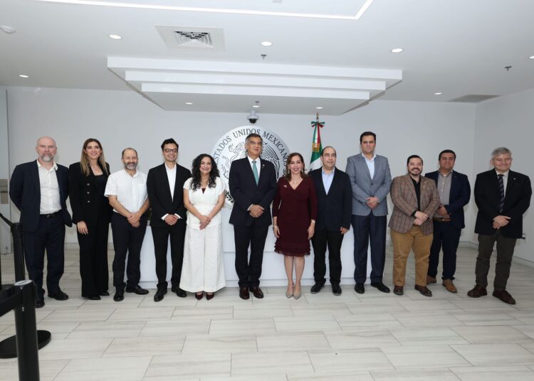 Américo se encuentra con migrantes tamaulipecos en Houston