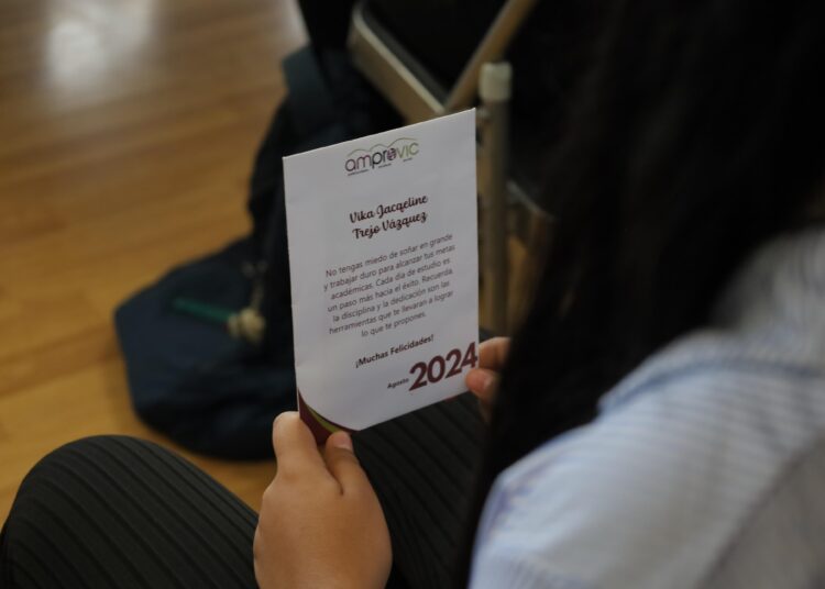 AMPROVIC entrega becas a universitarias victorenses