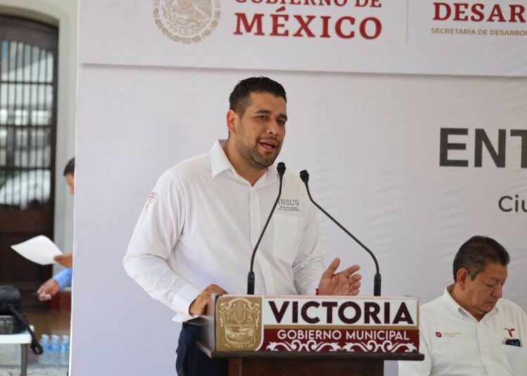 Gobierno de Victoria brinda certeza jurídica patrimonial a 50 familias