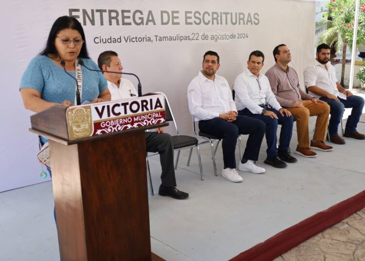 Gobierno de Victoria brinda certeza jurídica patrimonial a 50 familias