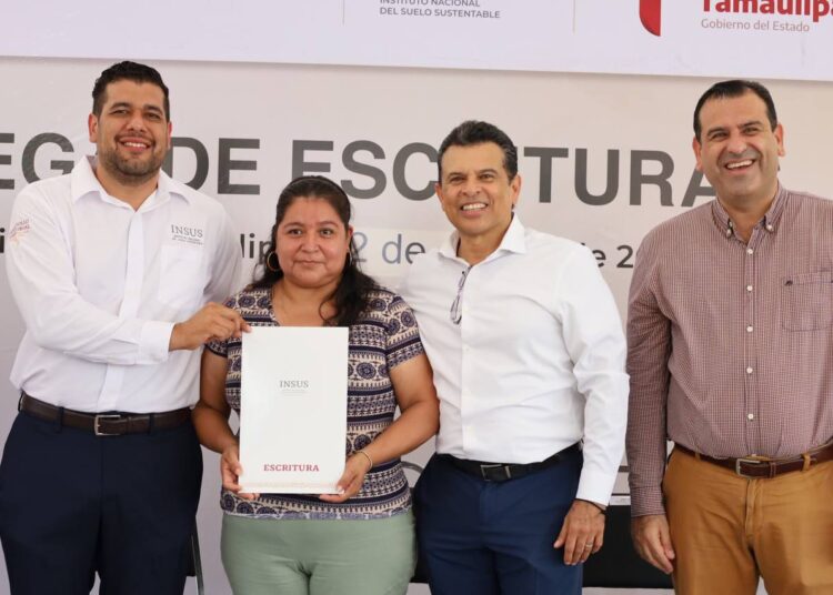 Gobierno de Victoria brinda certeza jurídica patrimonial a 50 familias