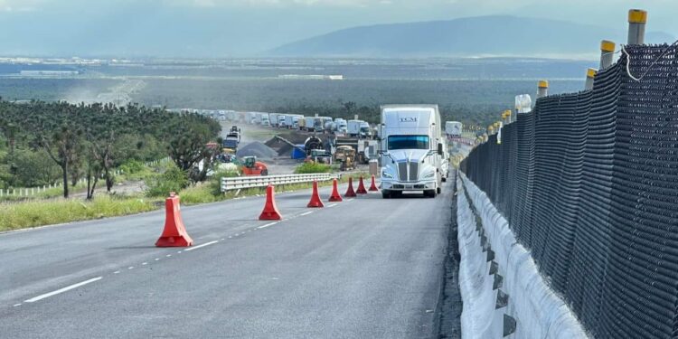 Se registran serios problemas de tránsito en la Monterrey-Nuevo Laredo