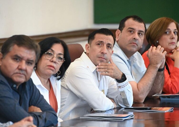 Acuerdan sector empresarial y Lalo Gattás trabajar por Victoria