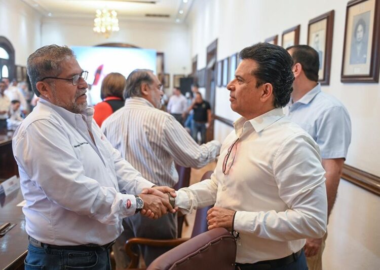 Acuerdan sector empresarial y Lalo Gattás trabajar por Victoria