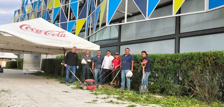 Asean el estacionamiento de la Oficina Fiscal del Estado