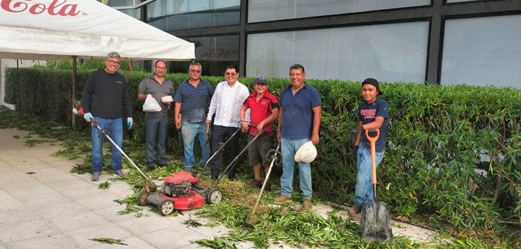 Asean el estacionamiento de la Oficina Fiscal del Estado