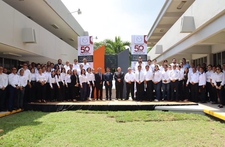 Celebra la UAT 50 años de impartir posgrado