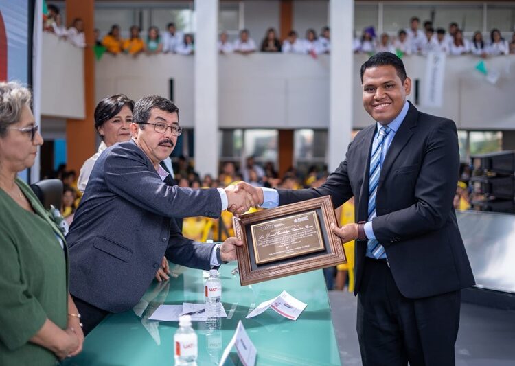 Celebra la UAT 67 aniversario de la UATSCDH