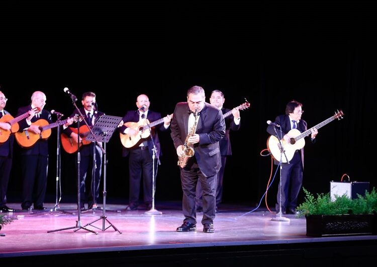 Celebran Américo y María 25 aniversario de la rondalla del hospital de Victoria
