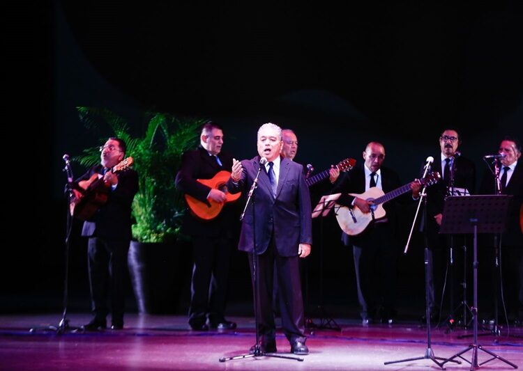 Celebran Américo y María 25 aniversario de la rondalla del hospital de Victoria