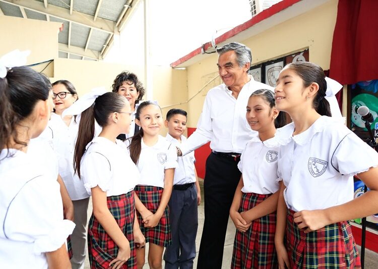 “Con educación y valores estudiantes tendrán un mejor futuro”: Américo