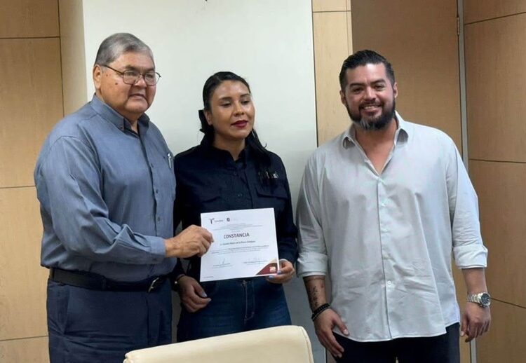 Concientizan a estudiantes sobre retos virales en redes sociales