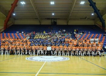 Presenta Rector a los Correcaminos UAT Liga Mayor de Americano