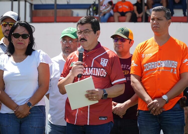 El rector Dámaso Anaya inaugura en la UAT temporada 2024 de la ONEFA