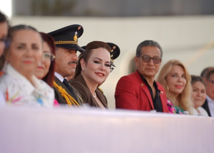 Encabeza Carmen Lilia conmemoración de la Independencia