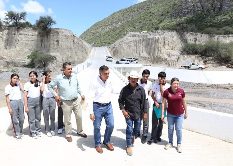Entrega AVA viviendas a damnificados por tormenta ‘Alberto’ y supervisa obras en Tula