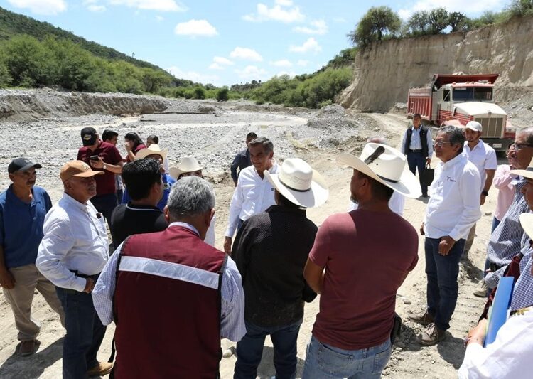 Entrega AVA viviendas a damnificados por tormenta ‘Alberto’ y supervisa obras en Tula