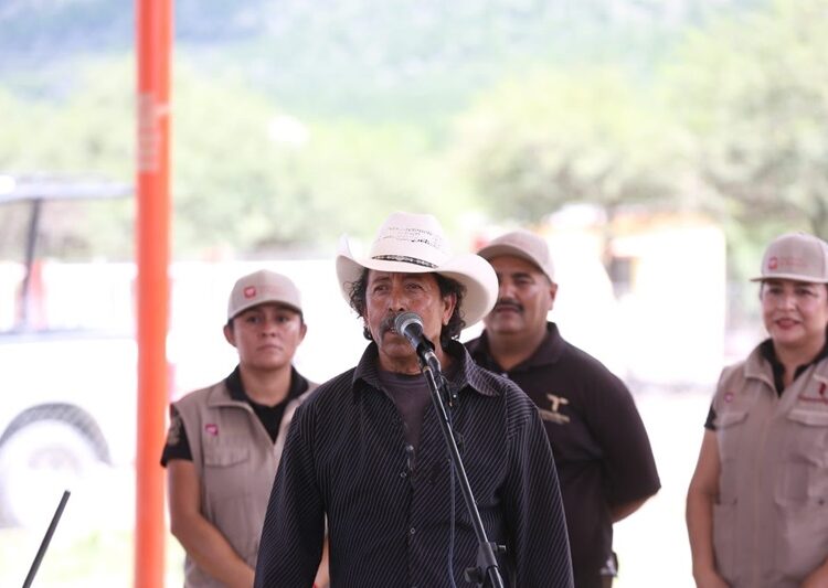 Entrega AVA viviendas a damnificados por tormenta ‘Alberto’ y supervisa obras en Tula