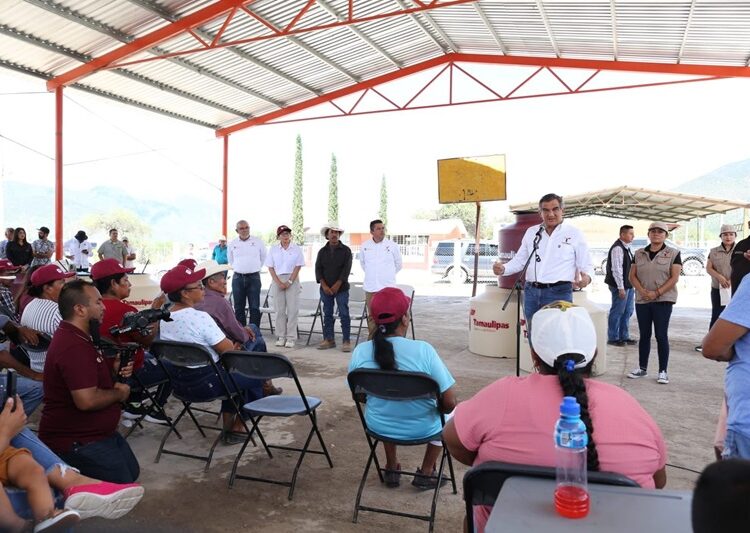 Entrega AVA viviendas a damnificados por tormenta ‘Alberto’ y supervisa obras en Tula