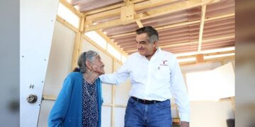 Entrega AVA viviendas a damnificados por tormenta ‘Alberto’ y supervisa obras en Tula