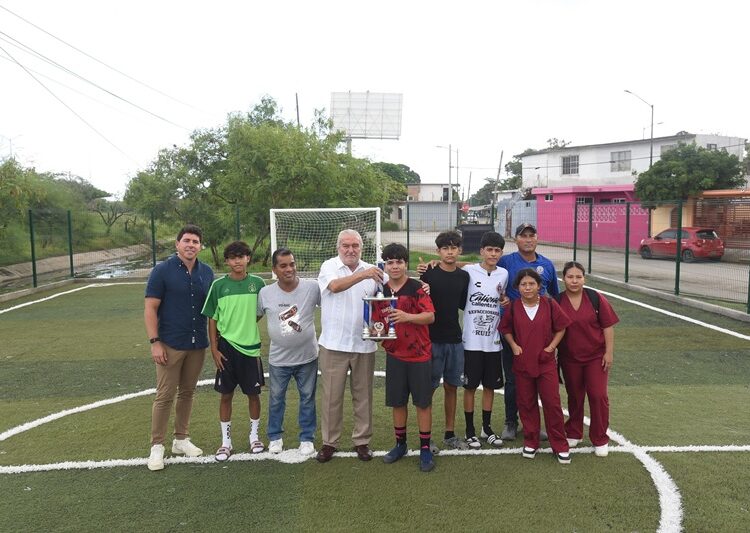 Entrega Gobierno de Tampico renovación de tres canchas deportivas