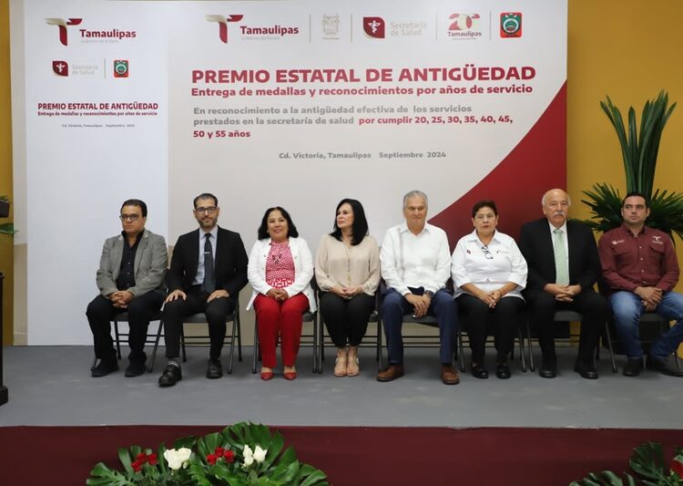 Entregan Premio Estatal de Antigüedad a 220 trabajadores de la salud