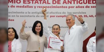 Entregan Premio Estatal de Antigüedad a 220 trabajadores de la salud